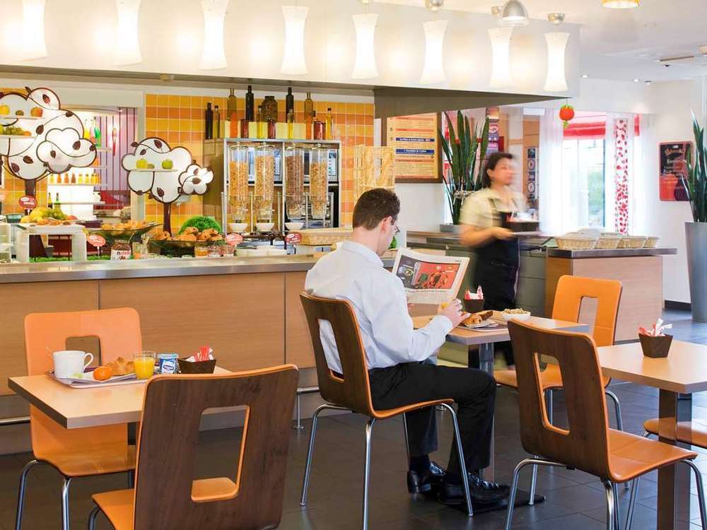 Ibis Mulhouse Ile Napoleon Hotel Sausheim Restaurant photo